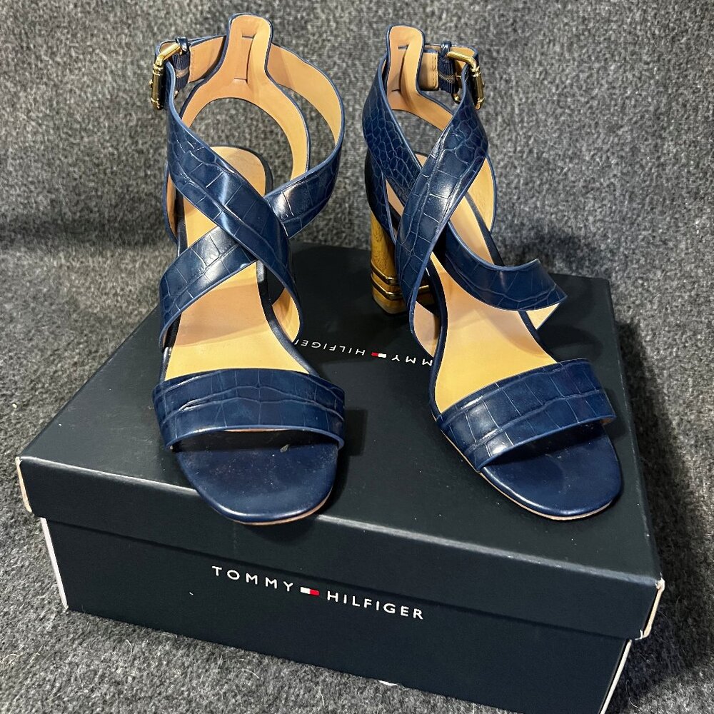 Tommy Hilfiger Women’s Blue Sadah Stacked Heel Strappy Sandals Shoes Size 7